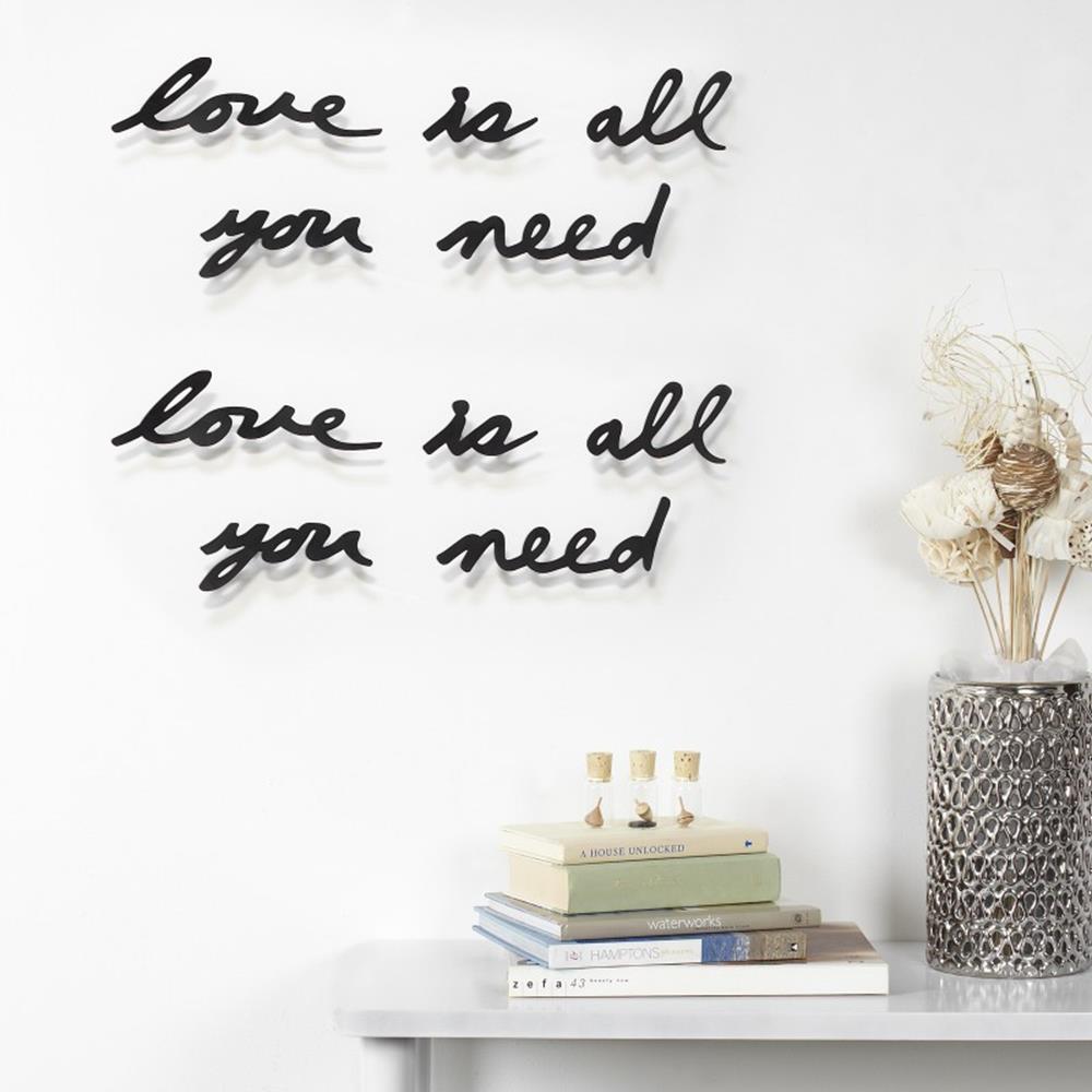 Decoro Parete Scritta Love Is All You Need - NikelShop