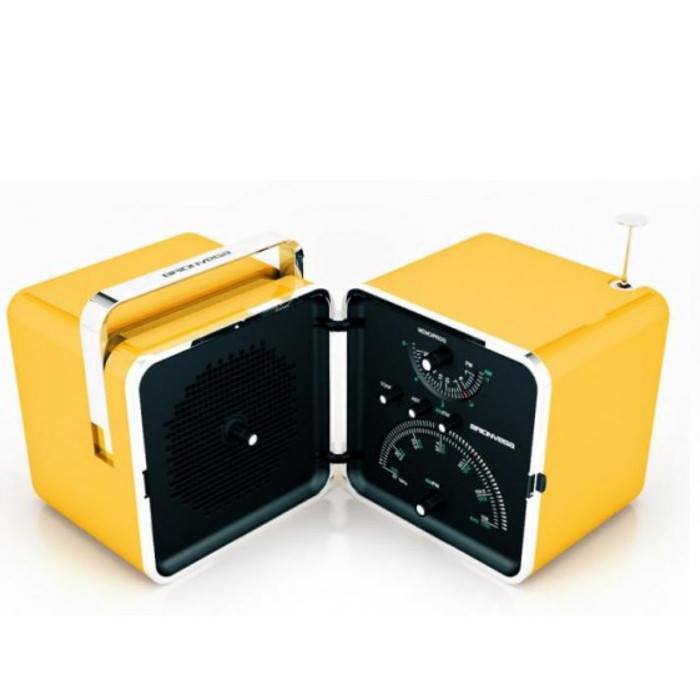 Radio Cubo TS522
 La senti che è diversa.